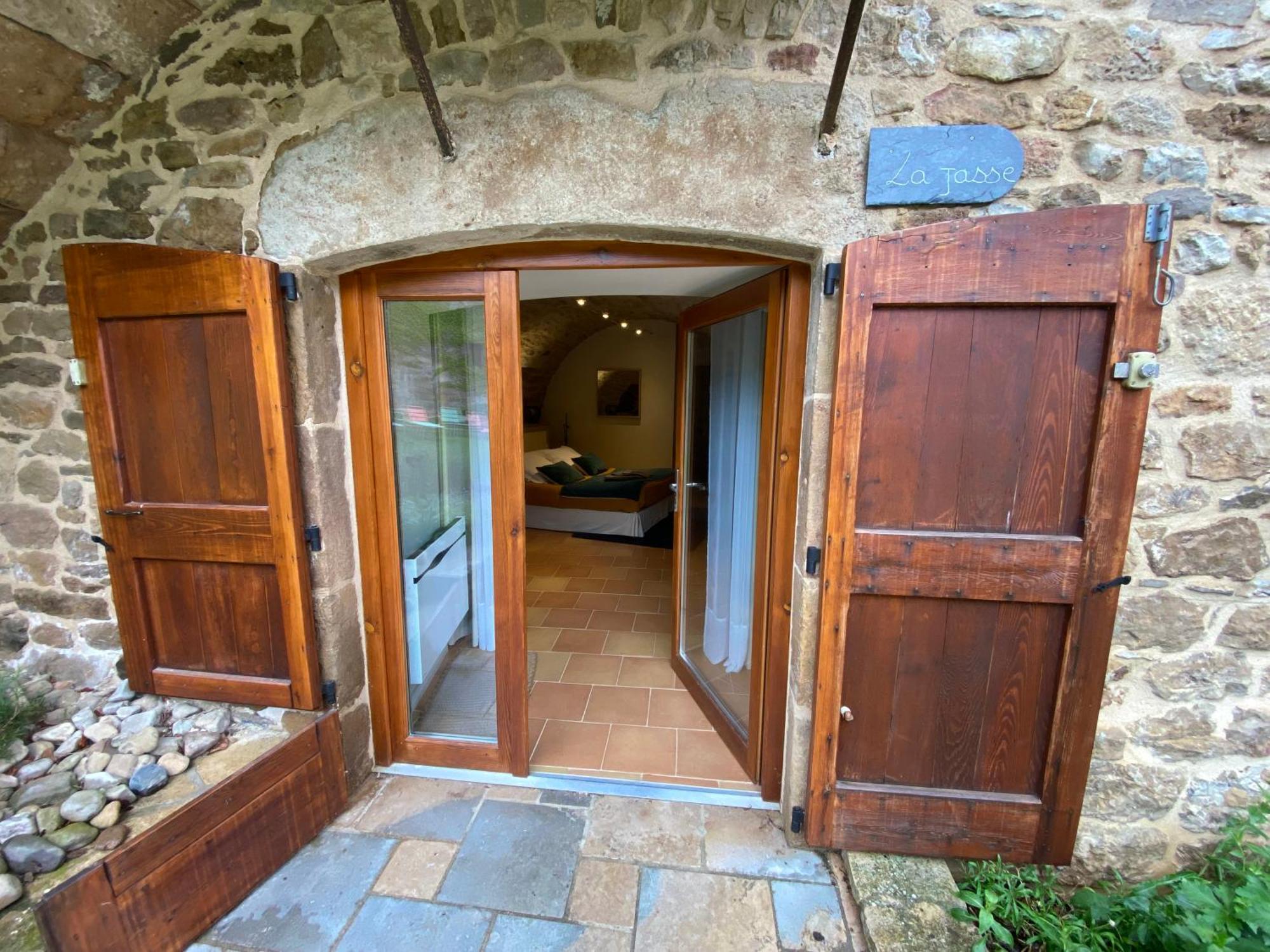 Les Caselles, Gite Et Maison D'Hotes Saint-Beauzely Exterior photo